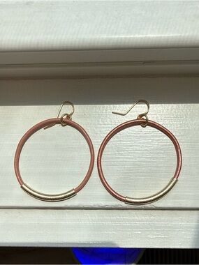 Never worn Mauve Hoop Earrings with Gold Accents
